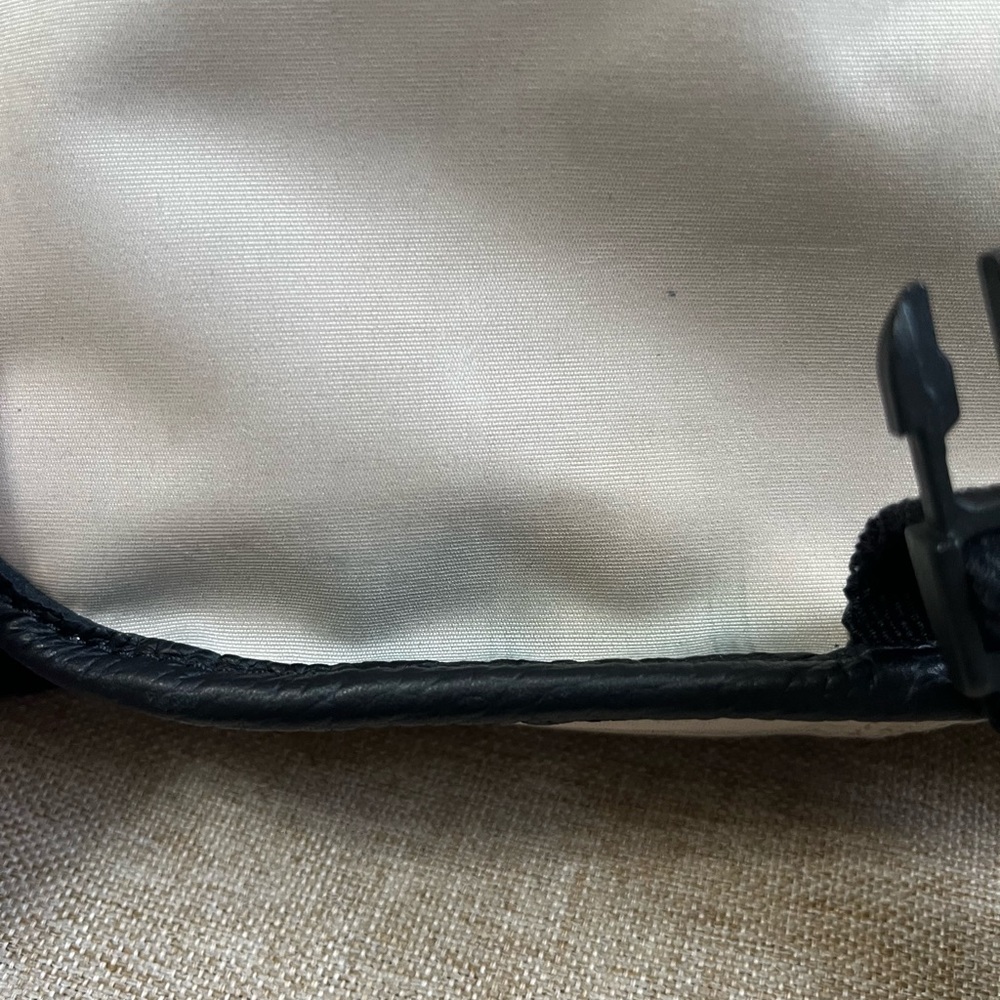 Lululemon Now and Always Crossbody 5L - Picture 12 of 12